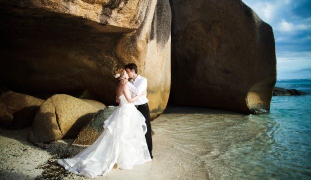 wedding-seychelles-beach-beautiful-places-moniquedecaro